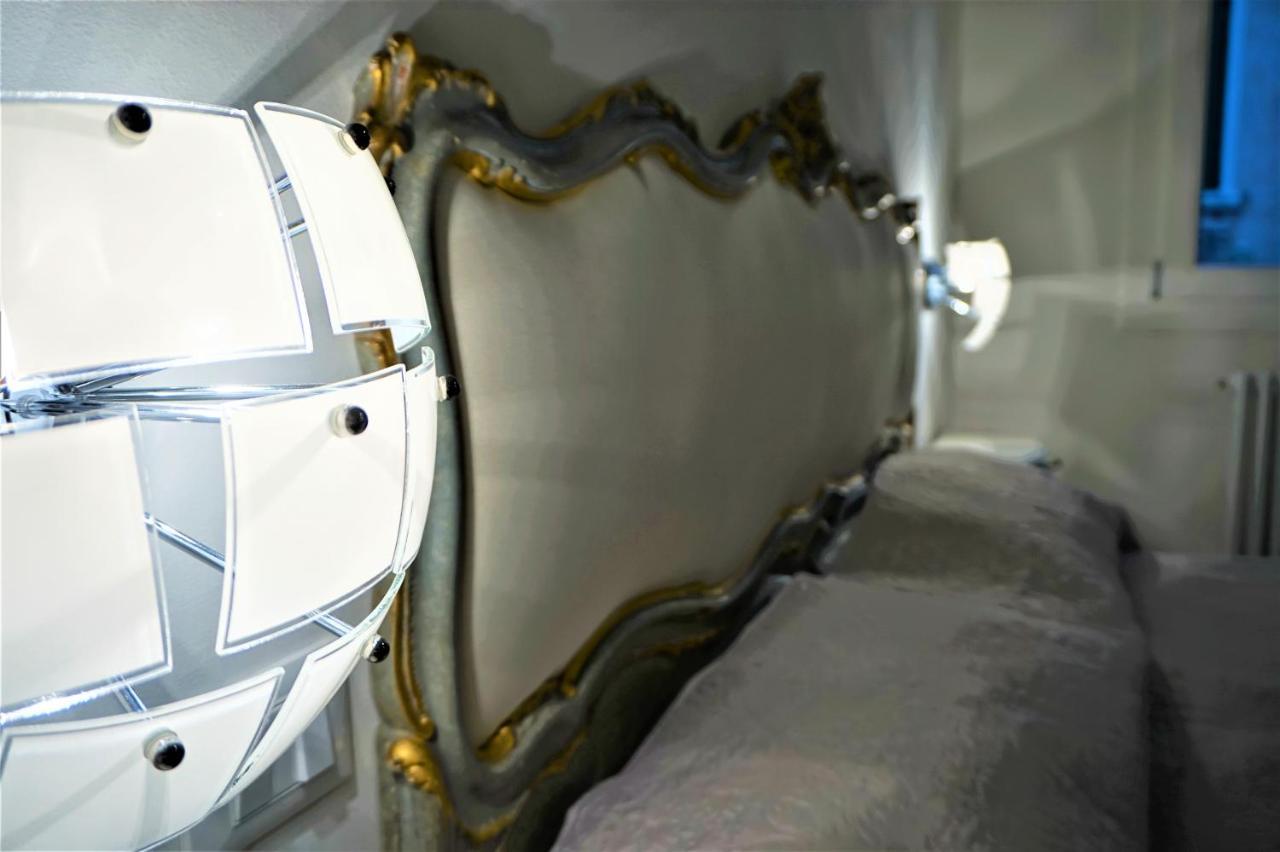 Sara S Luxury Home Five Minutes From Piazza San Marco Венеция Екстериор снимка