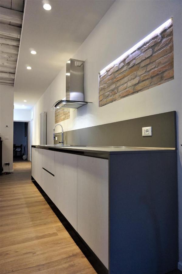 Sara S Luxury Home Five Minutes From Piazza San Marco Венеция Екстериор снимка